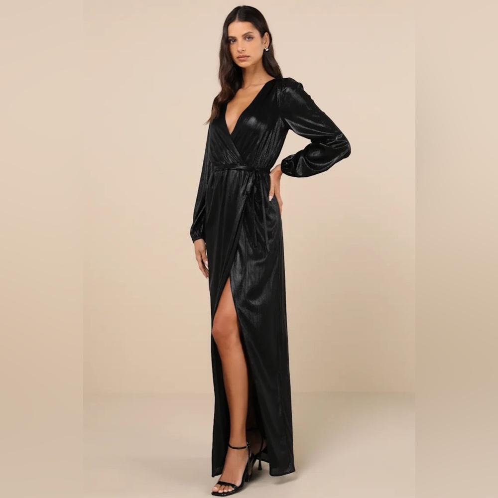 excellent condition. worn once to a new year’s eve gala
